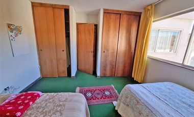 Casa solida, 4 dorm. 4 baños, estar, terraza estacionamiento