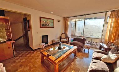 Casa solida, 4 dorm. 4 baños, estar, terraza estacionamiento