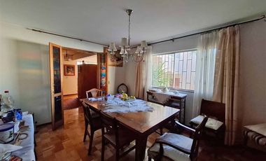 Casa solida, 4 dorm. 4 baños, estar, terraza estacionamiento