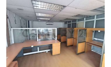 VENTA LOCAL COMERCIAL CON OFICINAS Y BODEGA, STGO