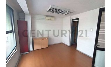 VENTA LOCAL COMERCIAL CON OFICINAS Y BODEGA, STGO