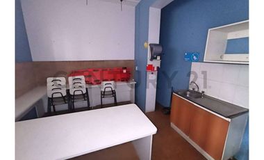 VENTA LOCAL COMERCIAL CON OFICINAS Y BODEGA, STGO