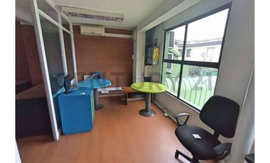 VENTA LOCAL COMERCIAL CON OFICINAS Y BODEGA, STGO