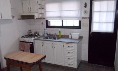 DUPLEX 3 AMBIENTES CON ENTRADA DE AUTO