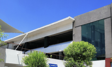 Renta de exclusivas oficinas en plaza comercial en Corregidora