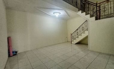 Di Sewakan Rumah Siap Huni 4 Kamar Cocok Untuk Kantor di Jl. Karawitan Buah Batu Bandung