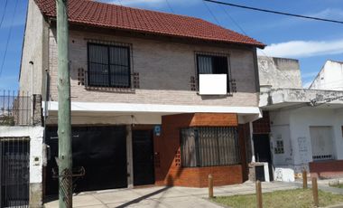CASA EN DOS PLANTAS, APTA CREDITO. VENTA DIRECTA