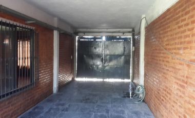 CASA EN DOS PLANTAS, APTA CREDITO. VENTA DIRECTA