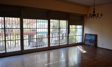 Unico! PH de 8 Ambientes + Quincho + Terraza y Jardin.