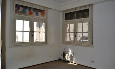 Unico! PH de 8 Ambientes + Quincho + Terraza y Jardin.