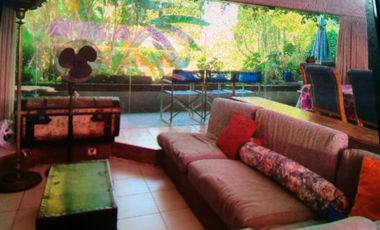 EXCELENTE PROPIEDAD CON GARAGE,PARQUE Y PISCINA.