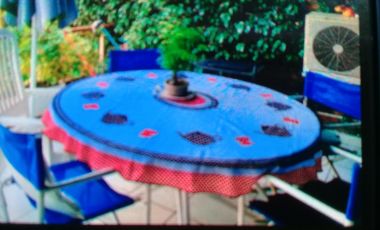 EXCELENTE PROPIEDAD CON GARAGE,PARQUE Y PISCINA.