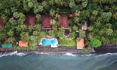 Spectacular Beachfront Villa Resort in Sambirenteng, Buleleng, North Bali