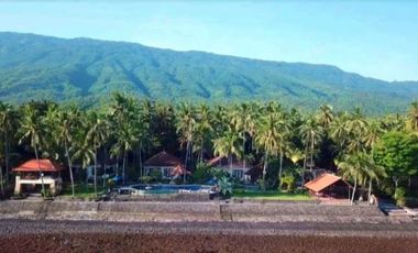 Spectacular Beachfront Villa Resort in Sambirenteng, Buleleng, North Bali