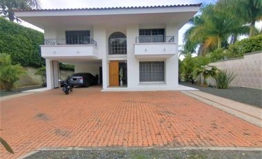 finca en venta en cerritos. Cod V16317