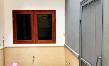 Di Sewakan Rumah Siap Huni 4 Kamar Cocok Untuk Kantor di Jl. Turangga, Lengkong Bandung