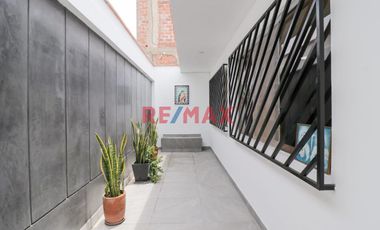 Venta Casa De Playa En Punta Negra