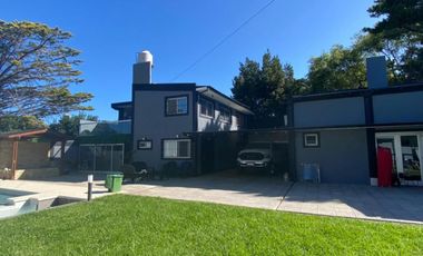 Casa de 6 Ambientes de Categoria en El Barrio Atlantida, en Santa Clara del Mar