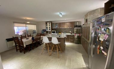 Casa de 6 Ambientes de Categoria en El Barrio Atlantida, en Santa Clara del Mar