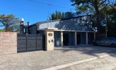 Casa de 6 Ambientes de Categoria en El Barrio Atlantida, en Santa Clara del Mar