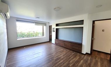 Casa mediterranea en venta loteo cerrado de 6 dorm, Machalí