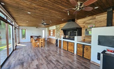 Casa mediterranea en venta loteo cerrado de 6 dorm, Machalí