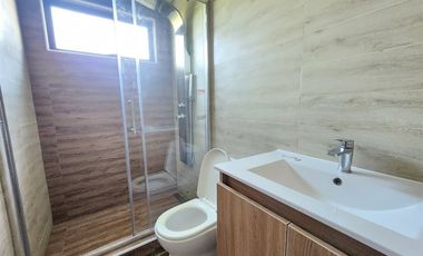 Casa mediterranea en venta loteo cerrado de 6 dorm, Machalí
