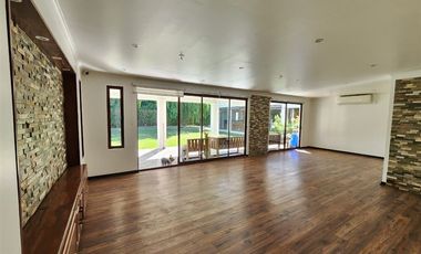 Casa mediterranea en venta loteo cerrado de 6 dorm, Machalí