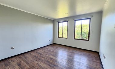 Casa mediterranea en venta loteo cerrado de 6 dorm, Machalí