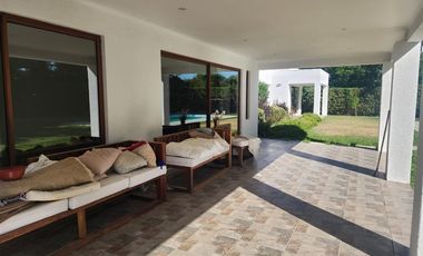 Casa mediterranea en venta loteo cerrado de 6 dorm, Machalí