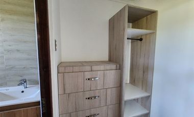 Casa mediterranea en venta loteo cerrado de 6 dorm, Machalí