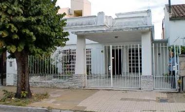 Casa con Departamento en venta en Don Bosco Este