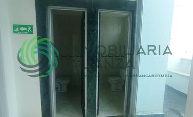 oficina en arriendo en bolarqui. Cod A17168