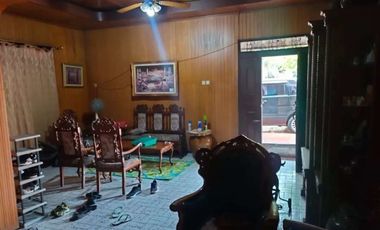 Rumah Lama Pinggir Jalan Pejaten Raya, Akses Super Strategis