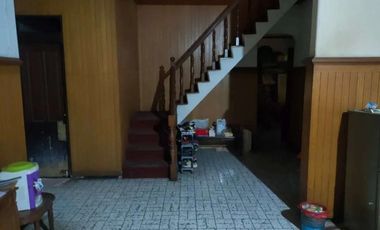 Rumah Lama Pinggir Jalan Pejaten Raya, Akses Super Strategis