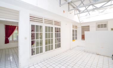 Rumah LB 250 SHM 7 Menit ke Living Plaza Cinere Dibantu KPR J-47443