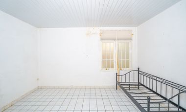 Rumah LB 250 SHM 7 Menit ke Living Plaza Cinere Dibantu KPR J-47443