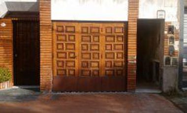 Amplio PH de 4 amb - Venta - Lanus Oeste