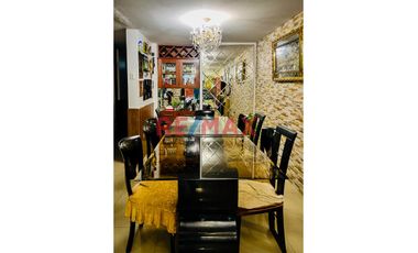 🏢✨ ¡Tu nuevo negocio te espera! ✨🏢

¿Buscas comodidad, seguridad y estilo en un solo lugar? Esta increíble casa en la V etapa de San Andrés está dis