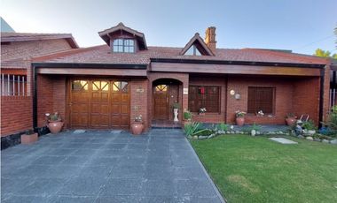 VENTA CHALET 4 AMB. CON PISCINA Y PLAYROOM-MAR DEL PLATA