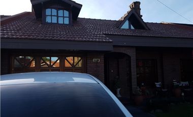 VENTA CHALET 4 AMB. CON PISCINA Y PLAYROOM-MAR DEL PLATA