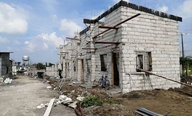 Murang townhouse!!! 6k plus lang monthly with parking!!! at Trece Martires Cavite