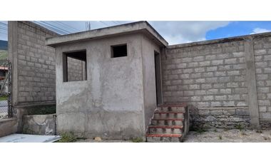 Galpón de venta, sector Mitad del Mundo
