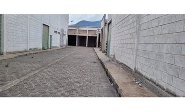 Galpón de venta, sector Mitad del Mundo