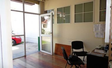 Excelente lote zona Chauvin en Distrito C2  con local habilitado