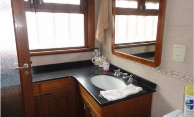 Chalet 5 ambientes con dependencia