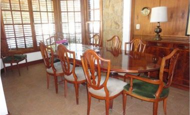 Chalet 5 ambientes con dependencia