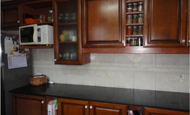 Chalet 5 ambientes con dependencia