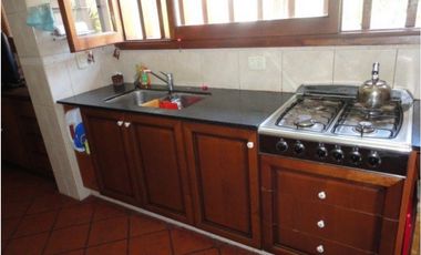 Chalet 5 ambientes con dependencia