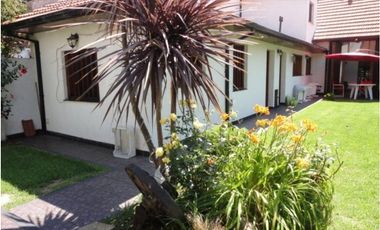 Chalet 5 ambientes con dependencia